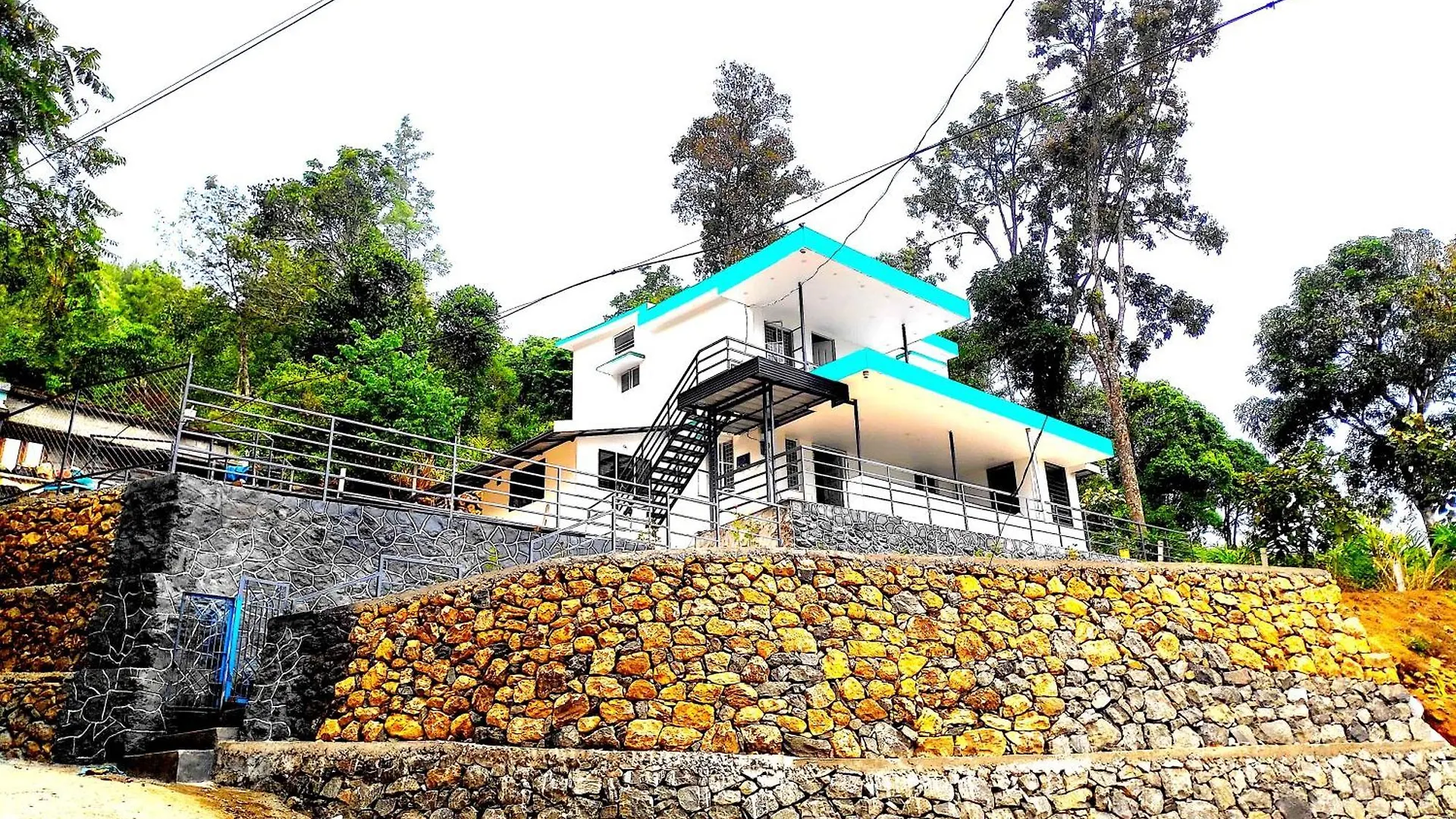 M C Greenature Holidays Pooppara Guest house